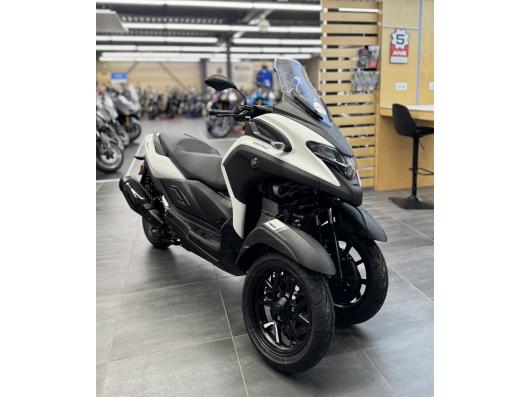 YAMAHA TRICITY 300