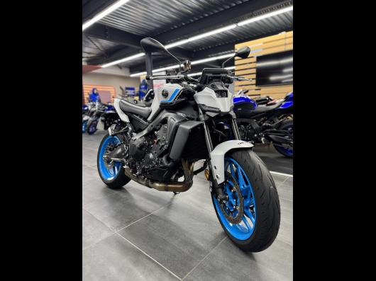 YAMAHA MT-09
