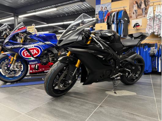 YAMAHA YZF-R6 RACE